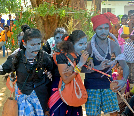 Western vs Local Tamil Kuthu Song - Dance By School Kids 